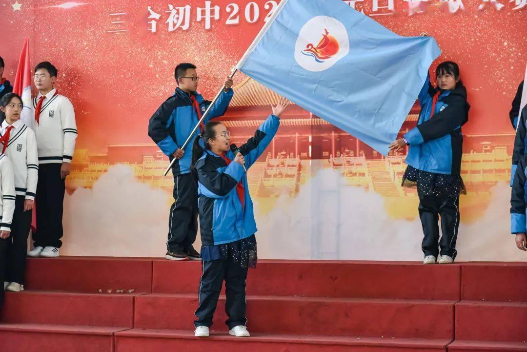 什么时间段剪头发人才不会多？